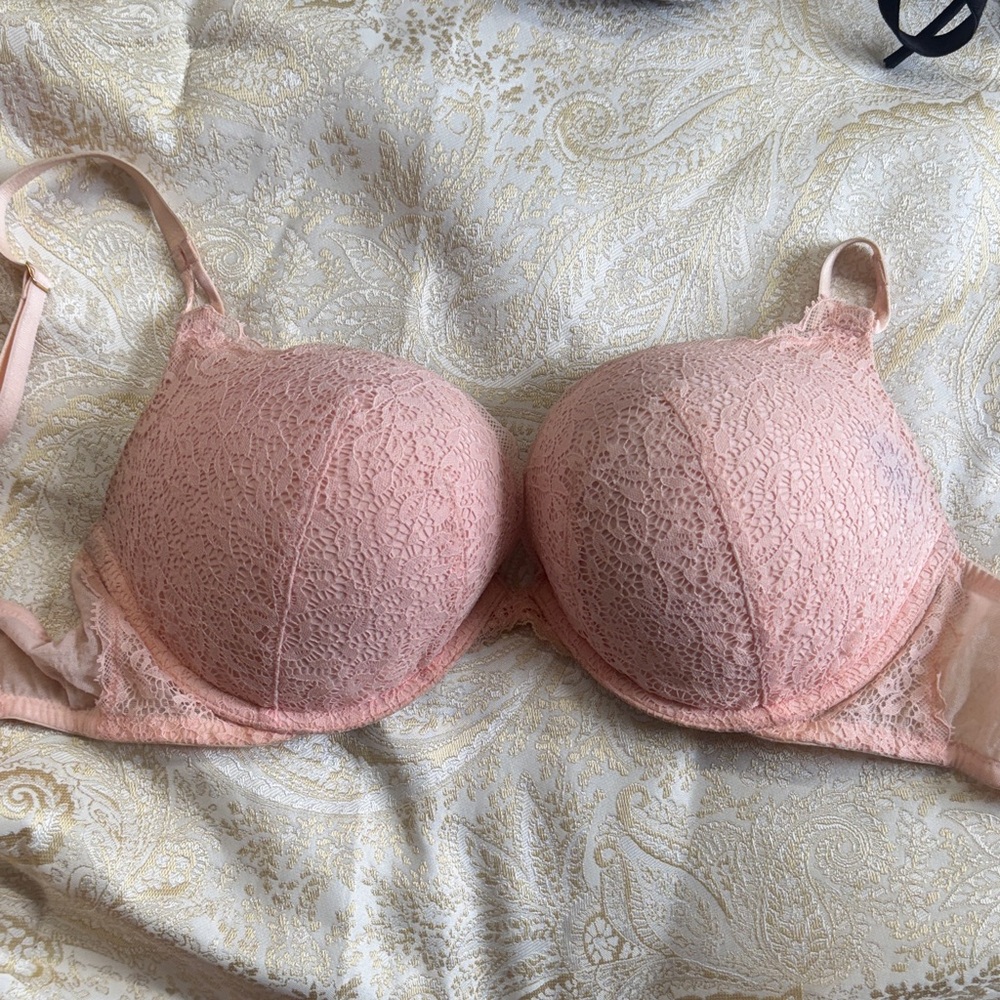 Victoria's Secret Blush Lace Bra Pink - worn once